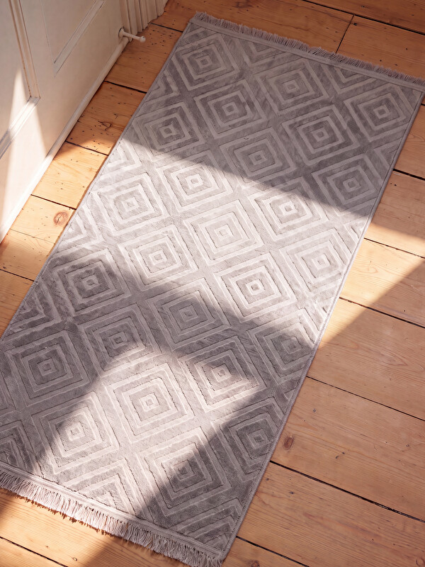 LCW HOME Geometrik Desenli Püsküllü Dikdörtgen Halı 80x150 cm