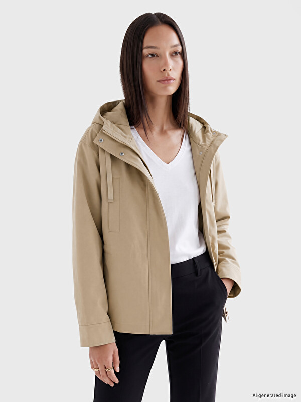 LCWAIKIKI Classic Kapüşonlu Oversize Kadın Yağmurluk