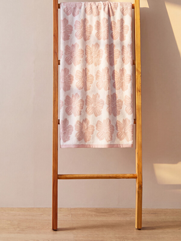 LCW HOME Floral Patterned Cotton Bath Towel 70x140 cm