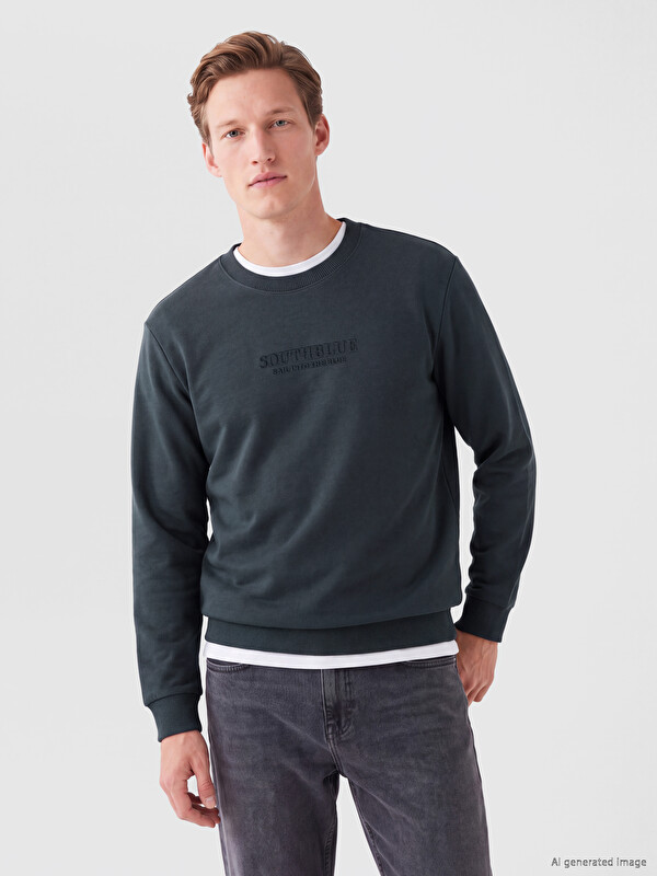 SOUTHBLUE Crew Neck Embroidered Men's Thick Sweatshirt