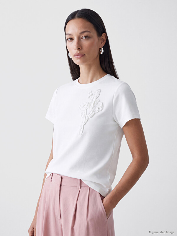 LCW EVERYDAY Soft Touch Çiçek Aplikeli Bluz