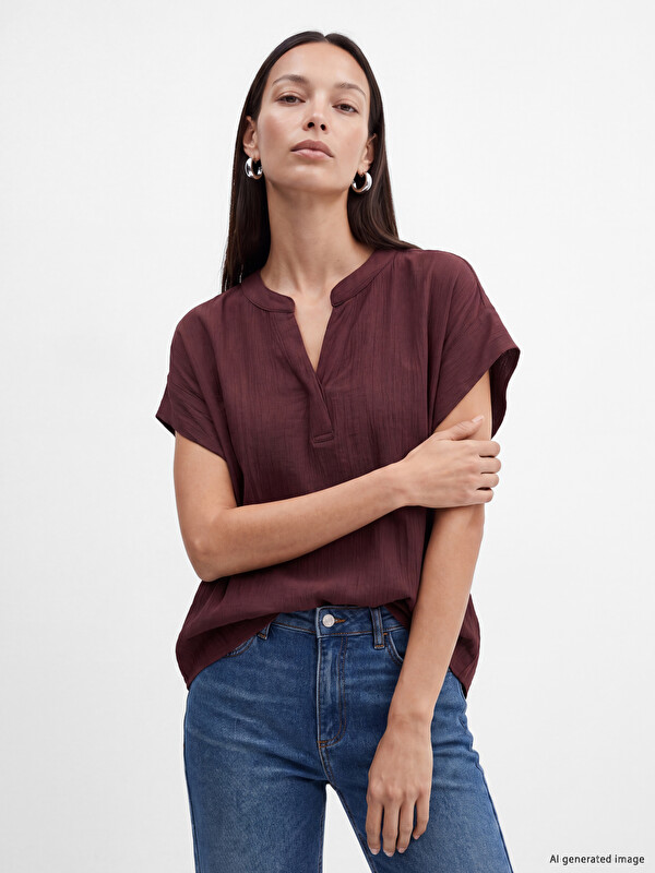 LCWAIKIKI Classic Blouse Texturée à Col Fendu