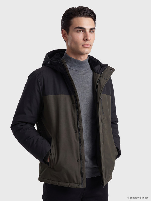 LCWAIKIKI Classic Regular Fit Kapüşonlu Erkek Mont