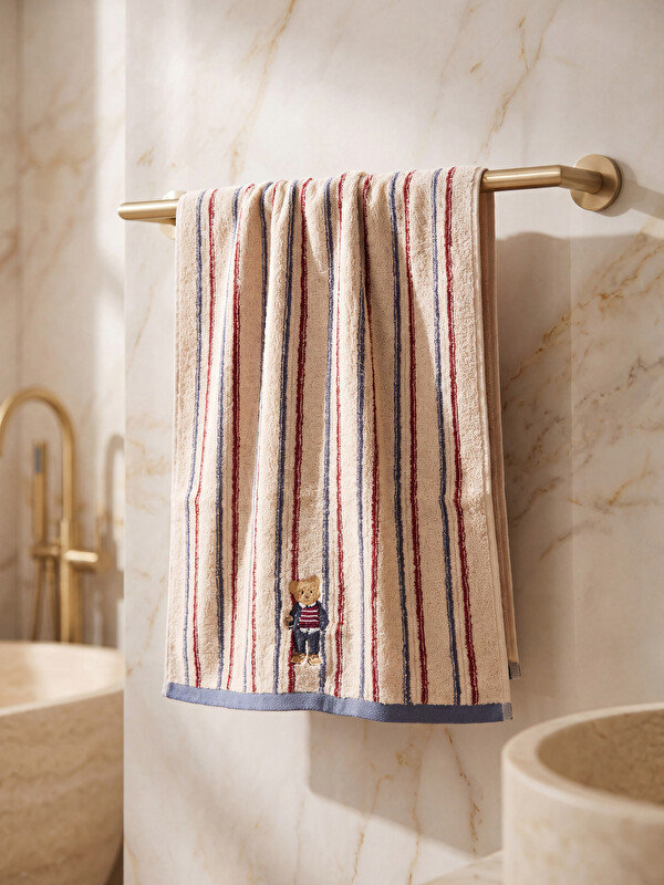 LCW HOME Ayı Nakışlı Pamuklu Çizgili Yüz Havlusu 50x80 cm