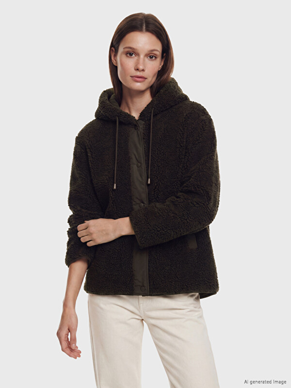 LCW Modest Kapüşonlu Oversize Kadın Pelüş Mont