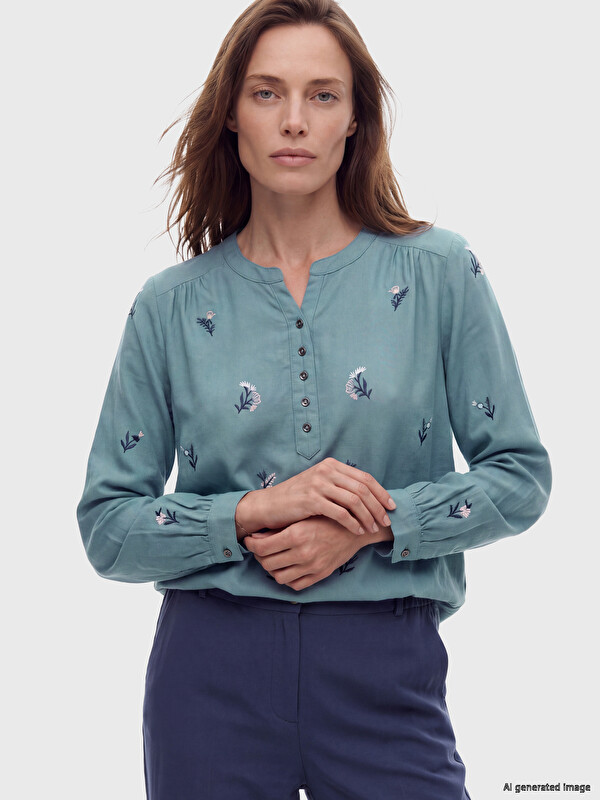 LCW Grace Notch Neck Embroidered Women's Blouse