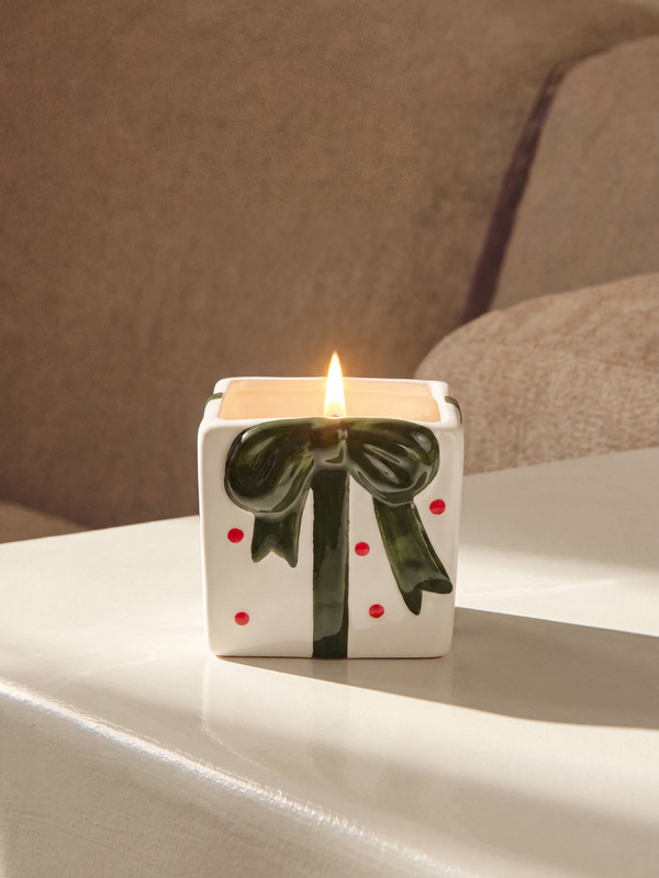 LCW HOME Gift Box Look Candle