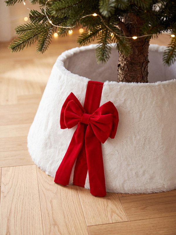 LCW HOME Bow Detailed Plush New Year Tree Skirt