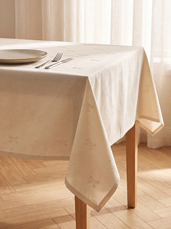 LCW HOME مفرش طاولة بنمط فيونكة 140x180 cm