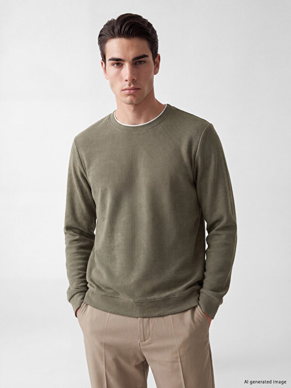 LCWAIKIKI Classic Crew Neck Men's Sweatshirt