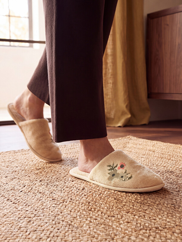 LCW STEPS Pantofla shtëpie me lule të qëndisura për gra