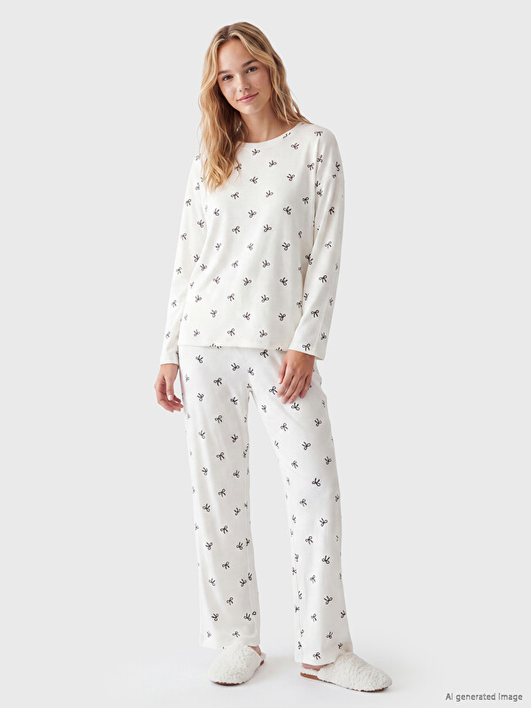 LCW Young Fiyonk Baskılı Kadın Kadife Pijama Takımı