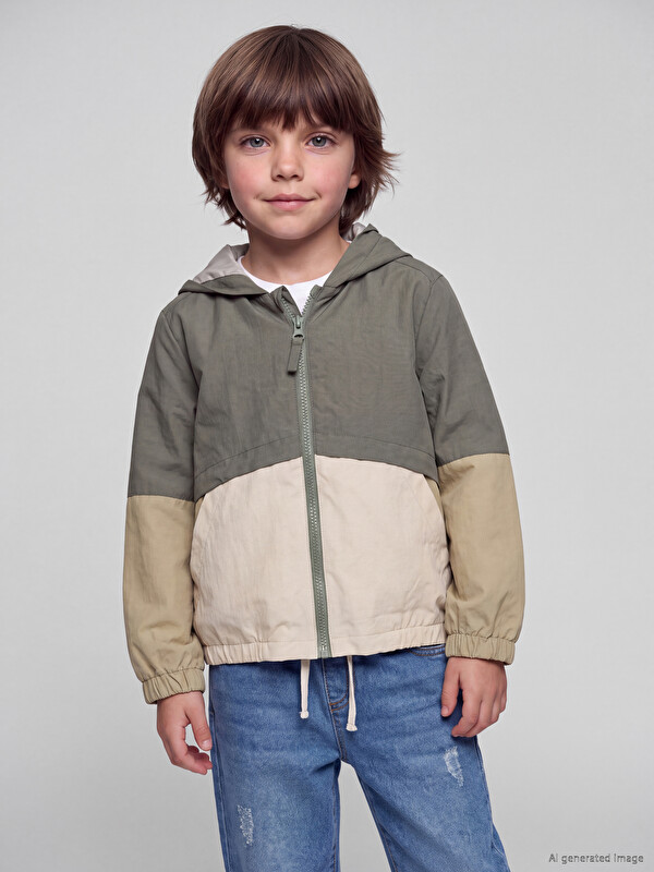 LCW Kids Renk Bloklu Erkek Çocuk Yağmurluk