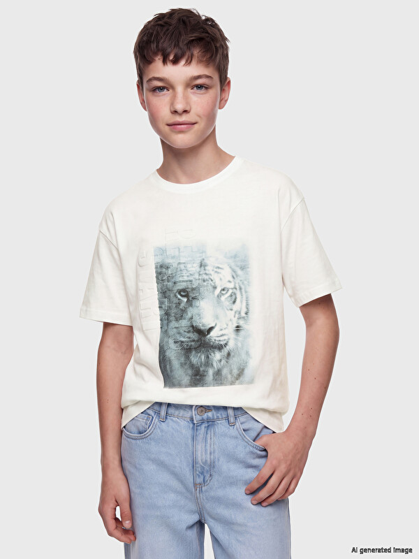 LCW Kids Bisiklet Yaka Baskılı Erkek Tişört
