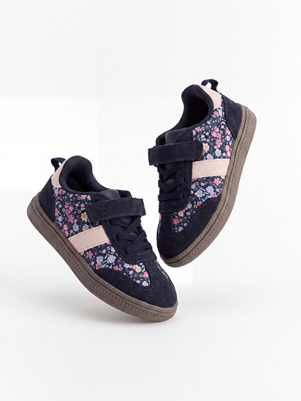 LCW STEPS Mädchen Sneaker mit Blumenmuster in Wildlederoptik