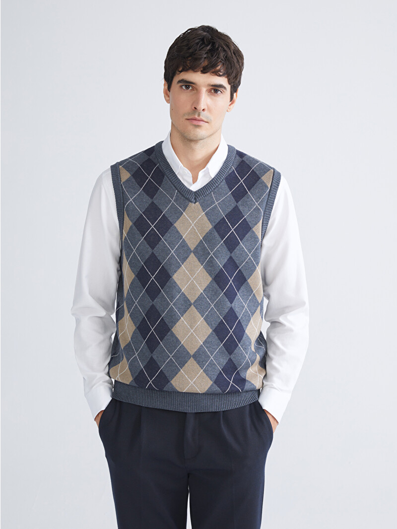 LCWAIKIKI Classic Standard Fit V Neck Men's Knitwear Sweater Vest