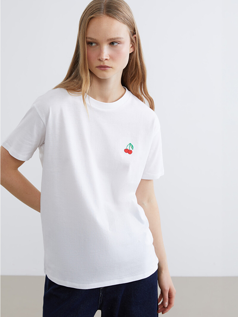 XSIDE Cherry-embroidered crew neck tee. - S6CO31Z8-Q6K - LC Waikiki