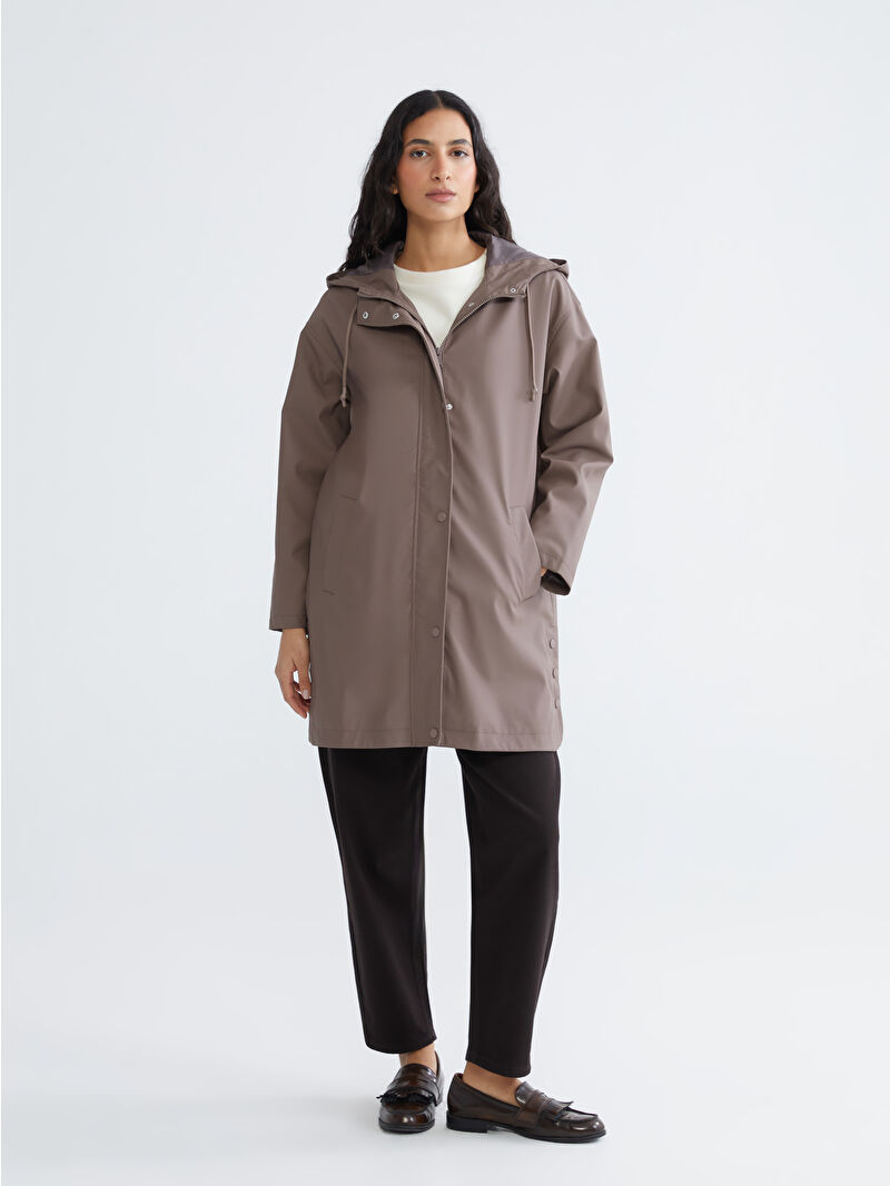 LCW Modest Kahverengi Kapüşonlu Kadın Yağmurluk - S6GJ66Z8-ZNS | LCW