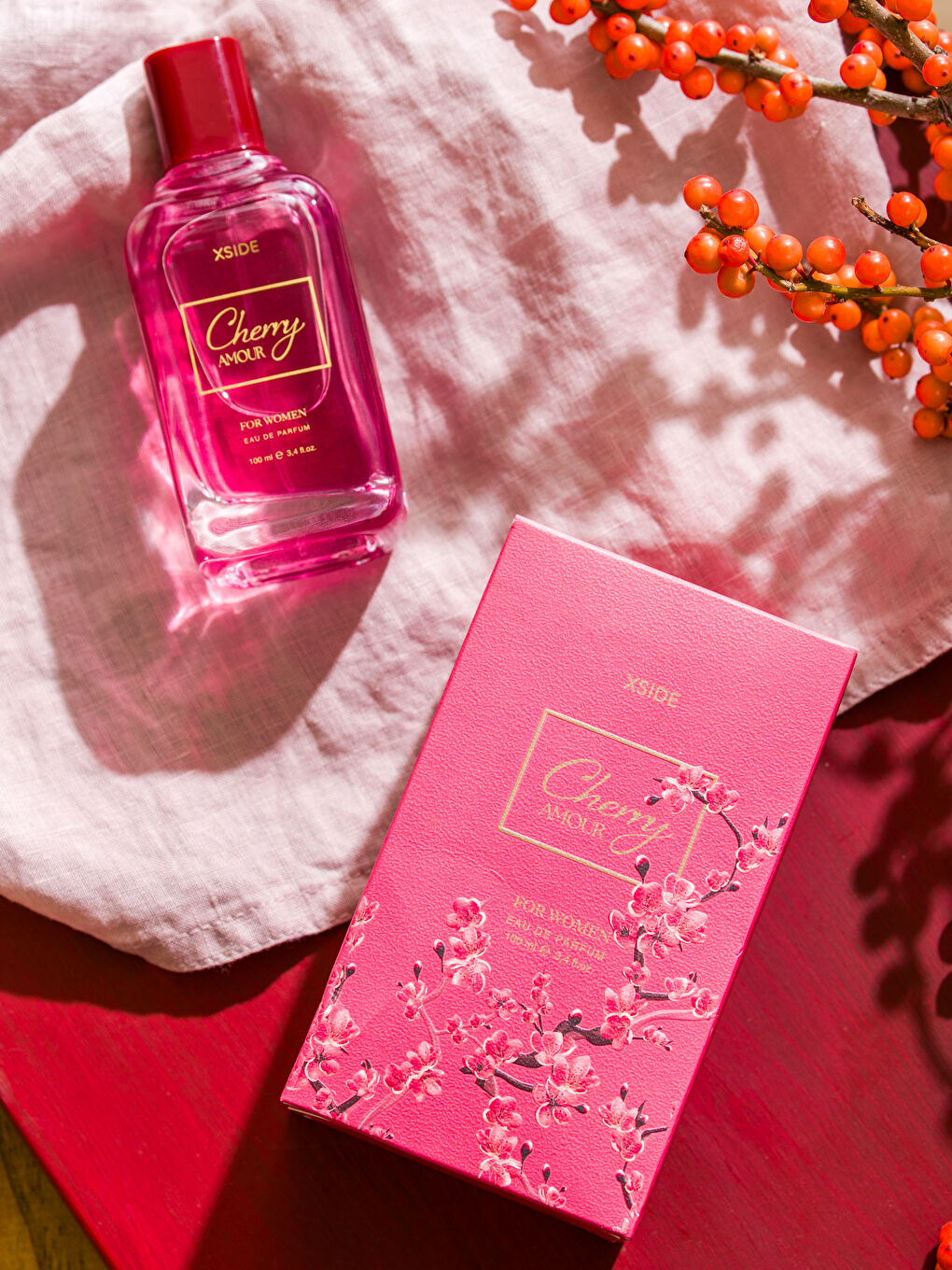 新品・送料込み価格)Perfume写真集3冊