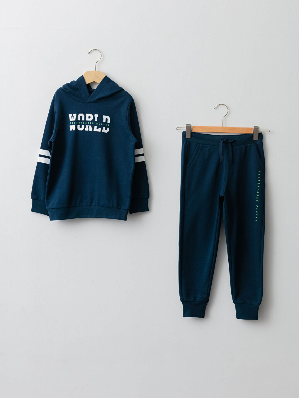 Hooded Printed Long Sleeve Boy Sweatshirt and Sweatpants W16803Z4JC7