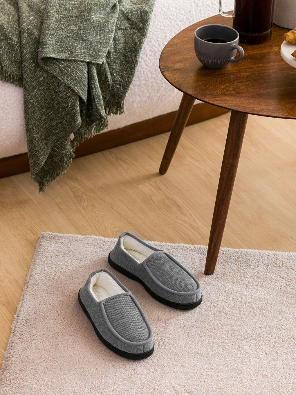 Mens summer house slippers top