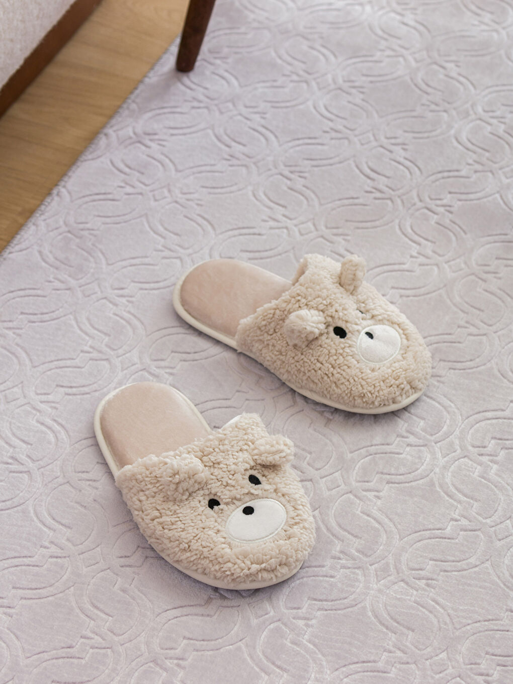 Forever 21 animal slippers best sale