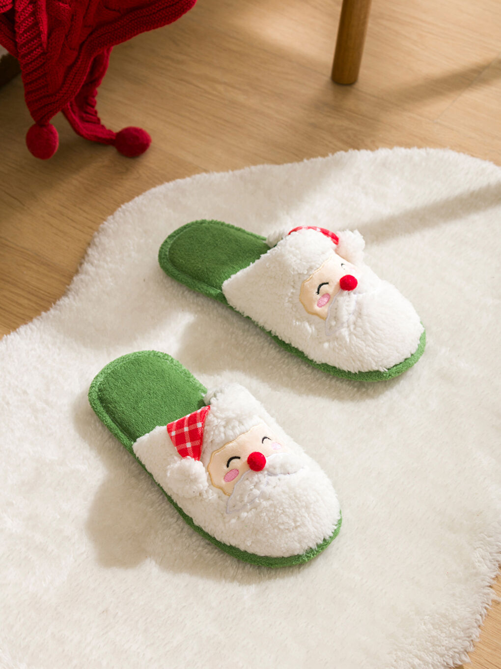 Christmas slippers for men 2025