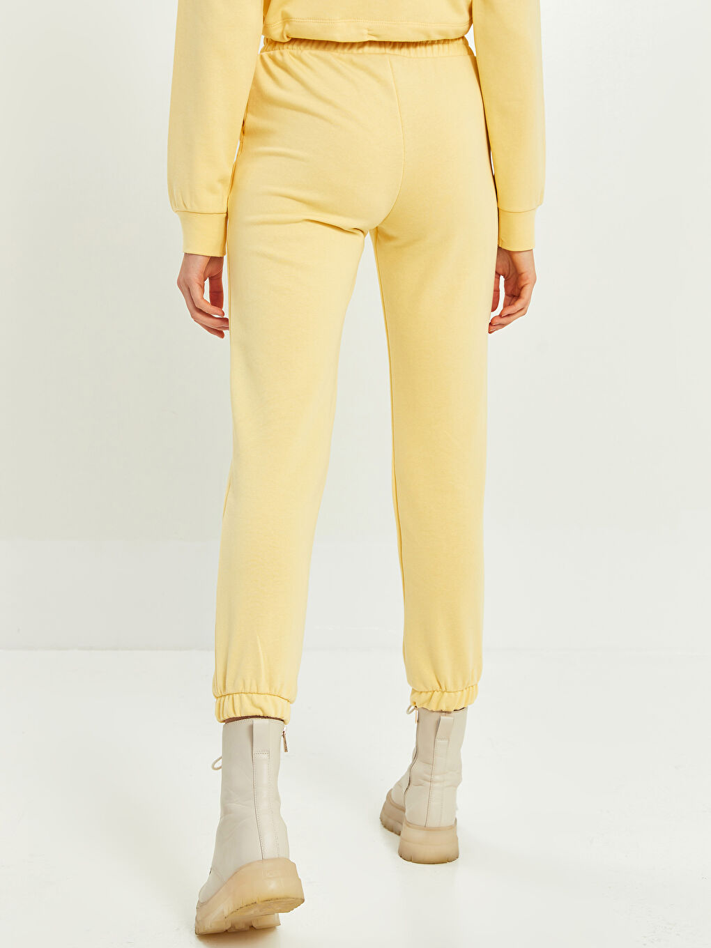 Missguided best sale yellow joggers
