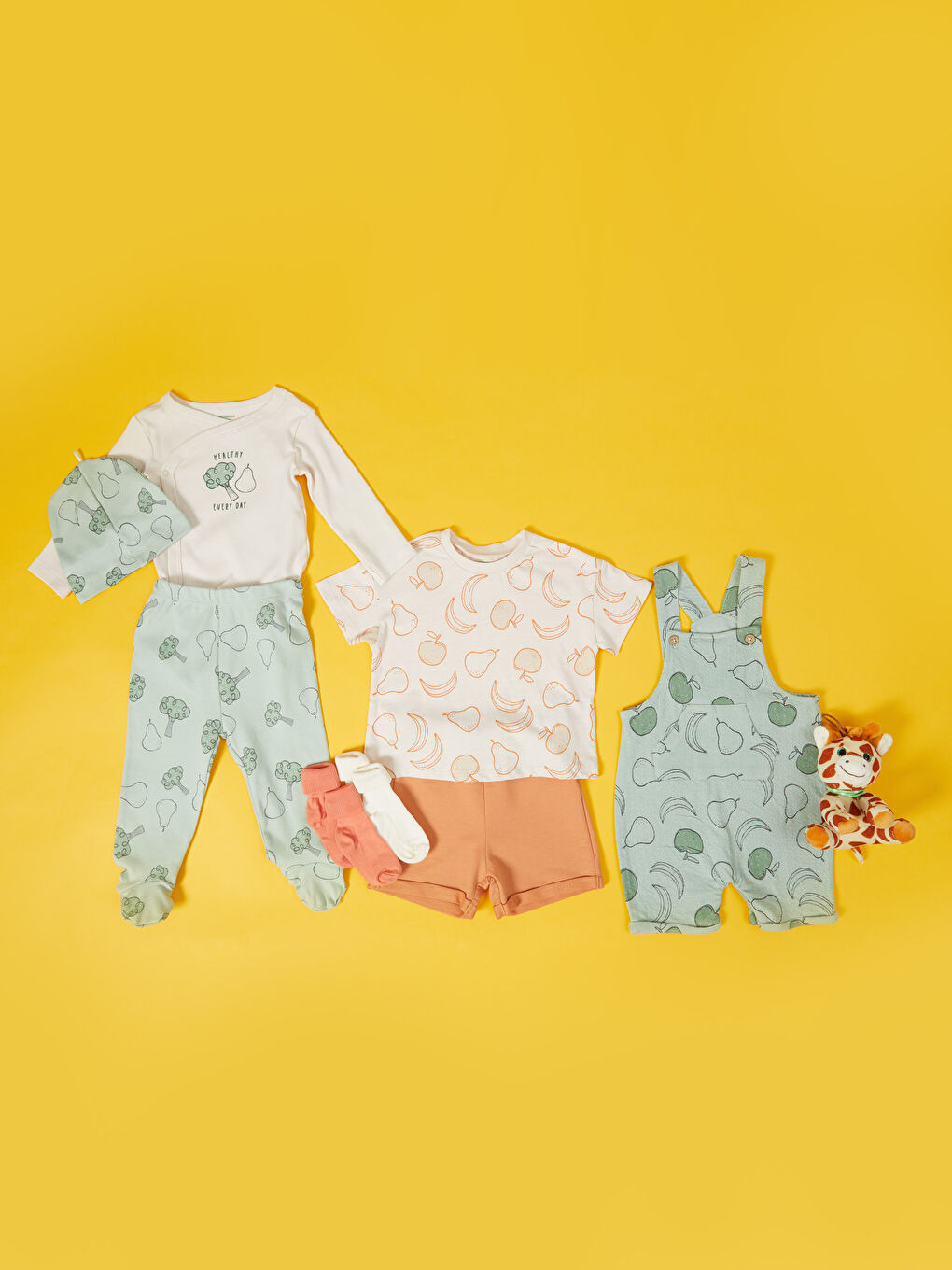 Crew Neck Short Sleeve Printed Baby Boy TShirt and Shorts 2Piece Set