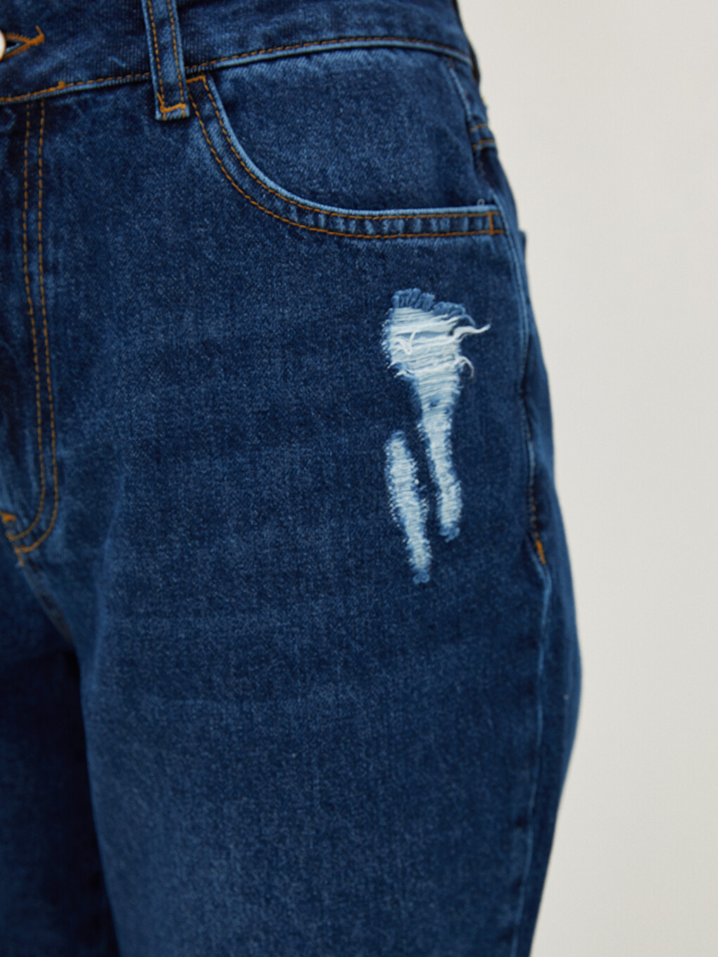 Jeans Rodeo pour femmes avec poche droite et coupe confortable MODEST ...