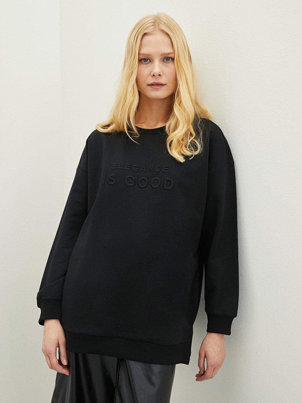 Crew Neck Embroidered Long Sleeve Oversize Women's Sweatshirt