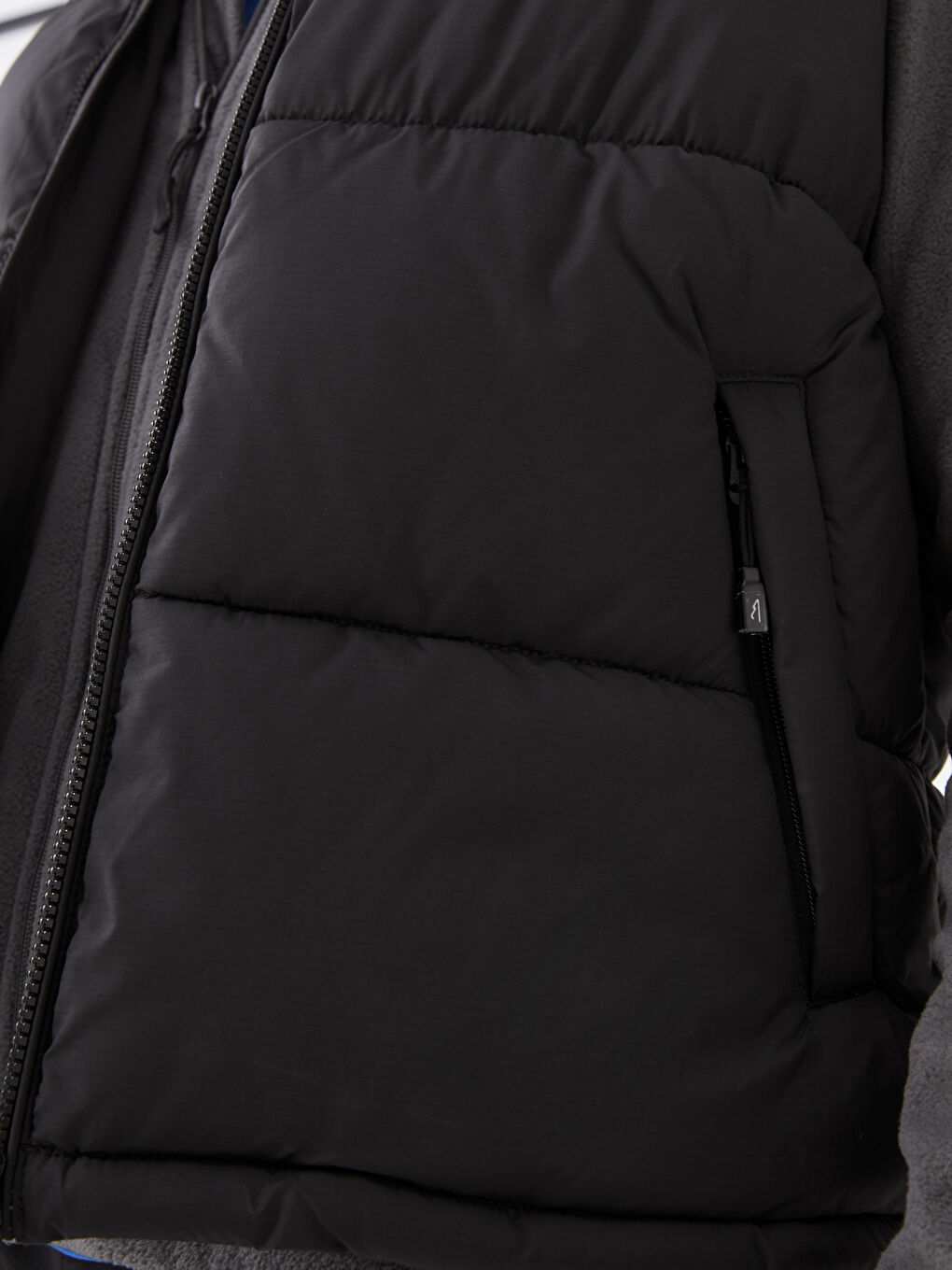 Standard Fit Turtle Neck Men's Down Vest -W21148Z8-CVL Standard Fit Turtle Neck Men's Down Vest -W21148Z8-CVL
