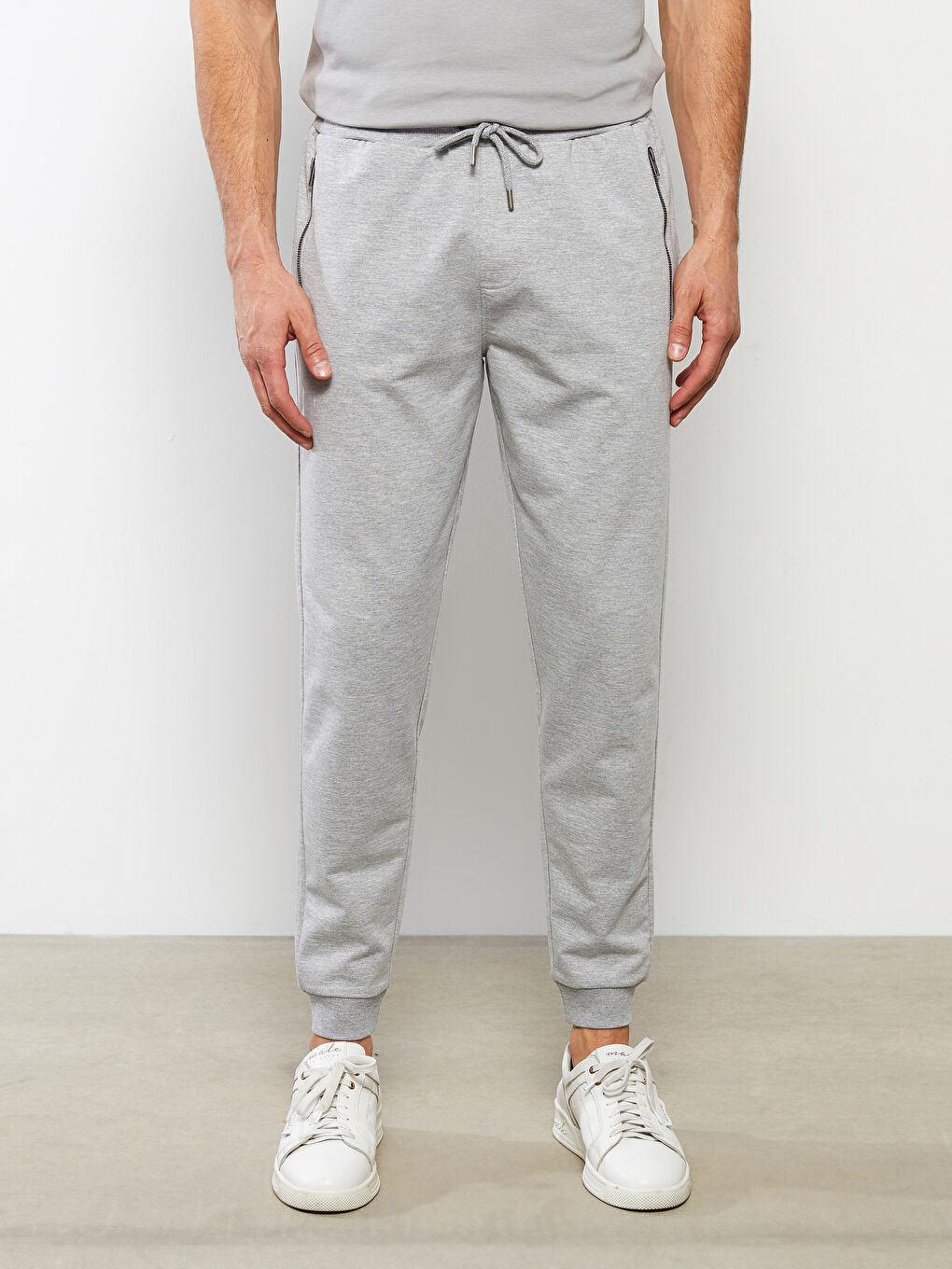 Standard Fit Men's Jogger Sweatpants W22477Z8DCR W22477Z8DCR LC