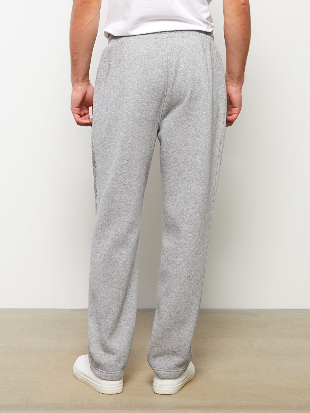 Standard Fit Men's Thick Sweatpants -W23228Z8-LAL - W23228Z8-LAL - LC  Waikiki