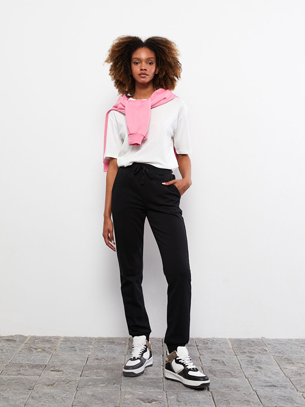 LC WAIKIKI ქალებისთვის ელასტიური წელი უბრალო ჯოგერ სპორტული შარვალი -W2AS54Z8-RQN