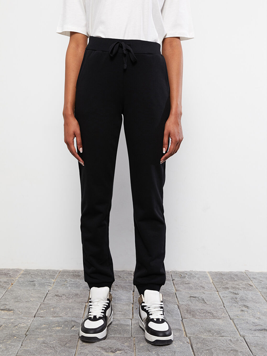 LC WAIKIKI ქალებისთვის ელასტიური წელი უბრალო ჯოგერ სპორტული შარვალი -W2AS54Z8-RQN