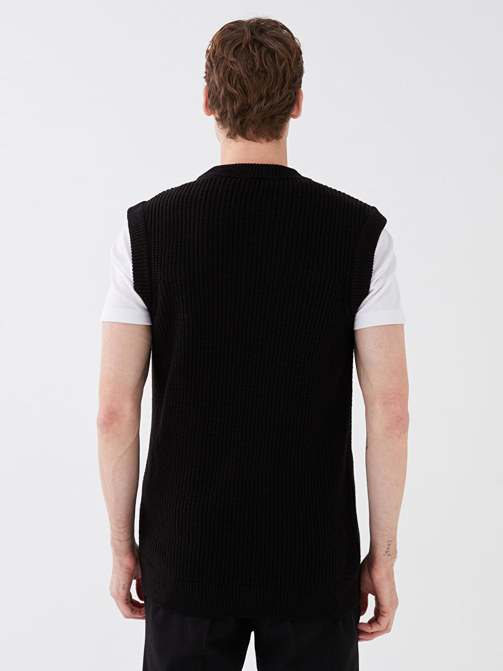 【EENK】送料/関税込 24FW ZIVE Crewneck Waistcoat - Black ZIVE Crewneck Waistcoat - Black : EENK SHOP