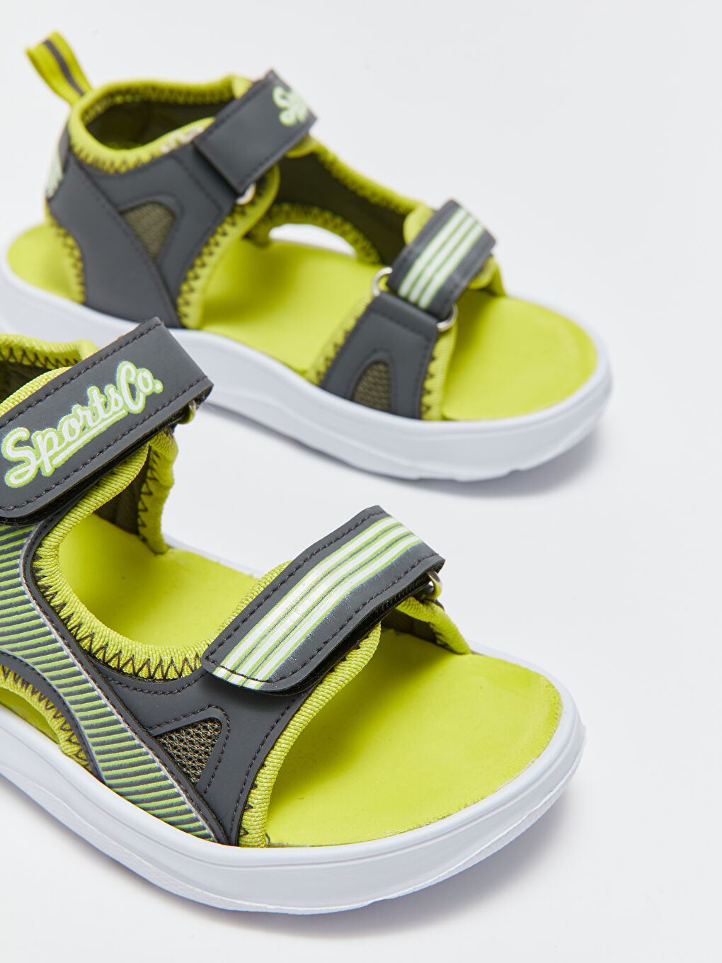 Boys sandals size 9.5 Clearance
