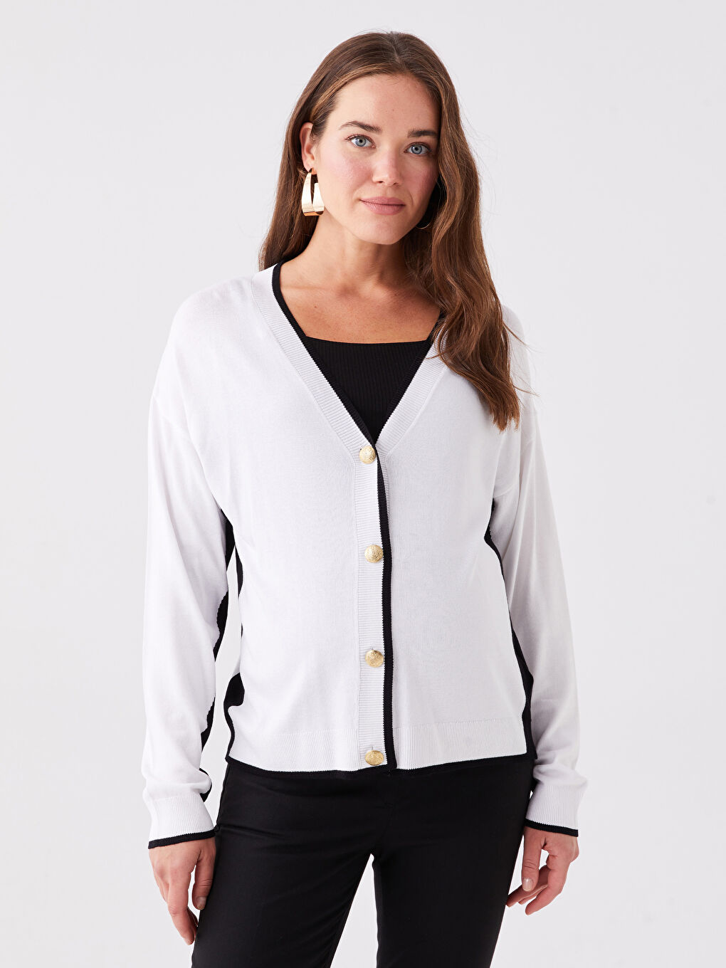 V-Neck Colorblock Long Sleeve Sweater V-Neck Colorblock Long Sleeve Sweater