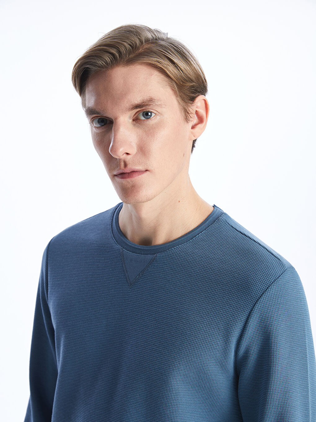 سویشرت مردانه فیت راحت ال سی وایکیکی کلاسیک S40790Z8 | LCWAIKIKI Classic - Image 3