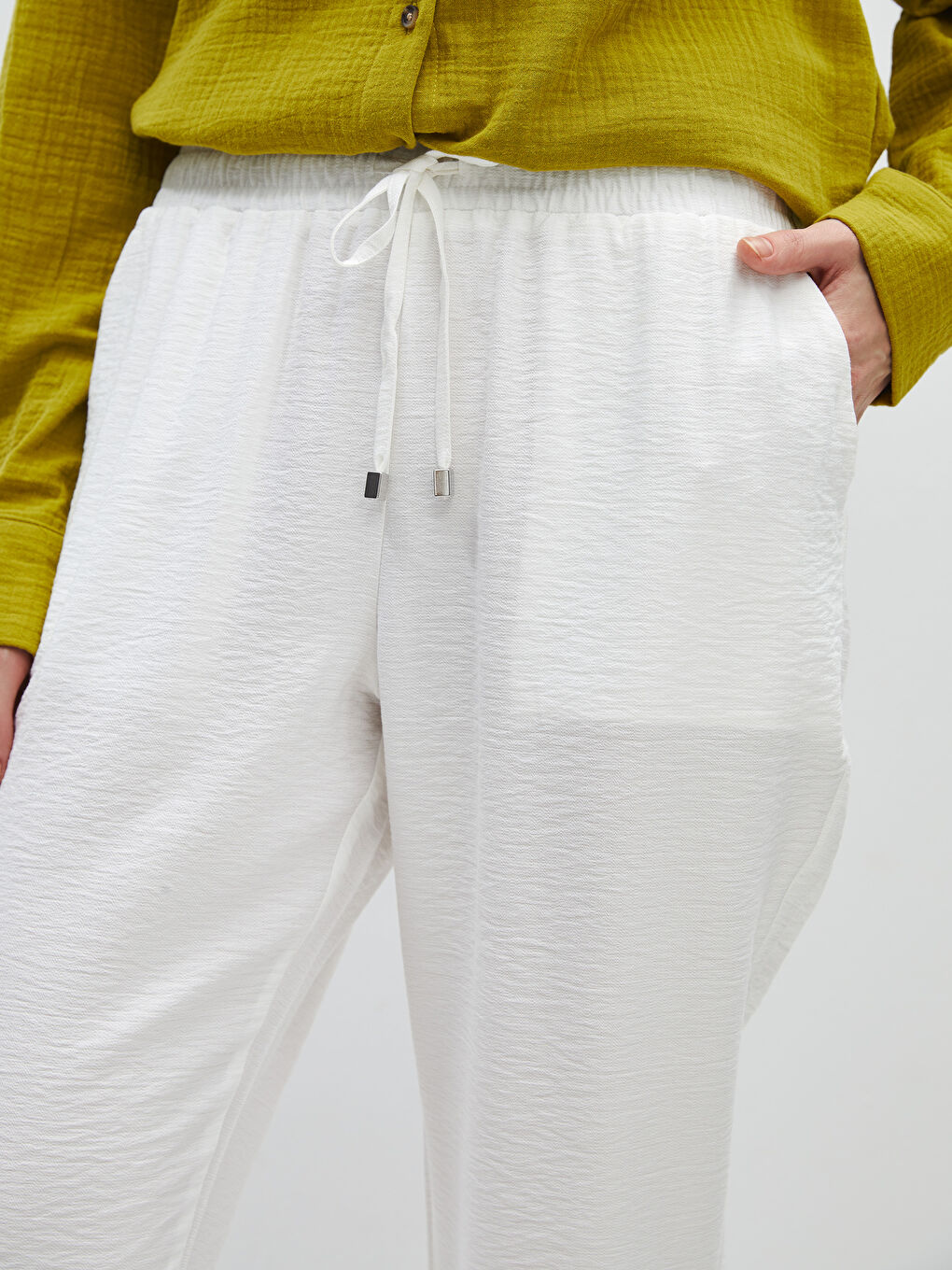 Carrot Cut Women Pants With Elastic Waist -S40799Z8-FDU - S40799Z8-FDU - LC  Waikiki