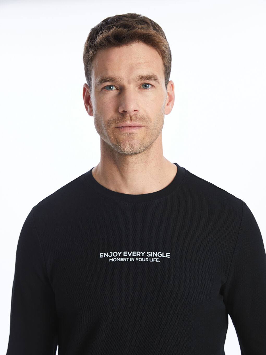 سویشرت مردانه فیت راحت ال سی وایکیکی کلاسیک S41772Z8 | LCWAIKIKI Classic - Image 3