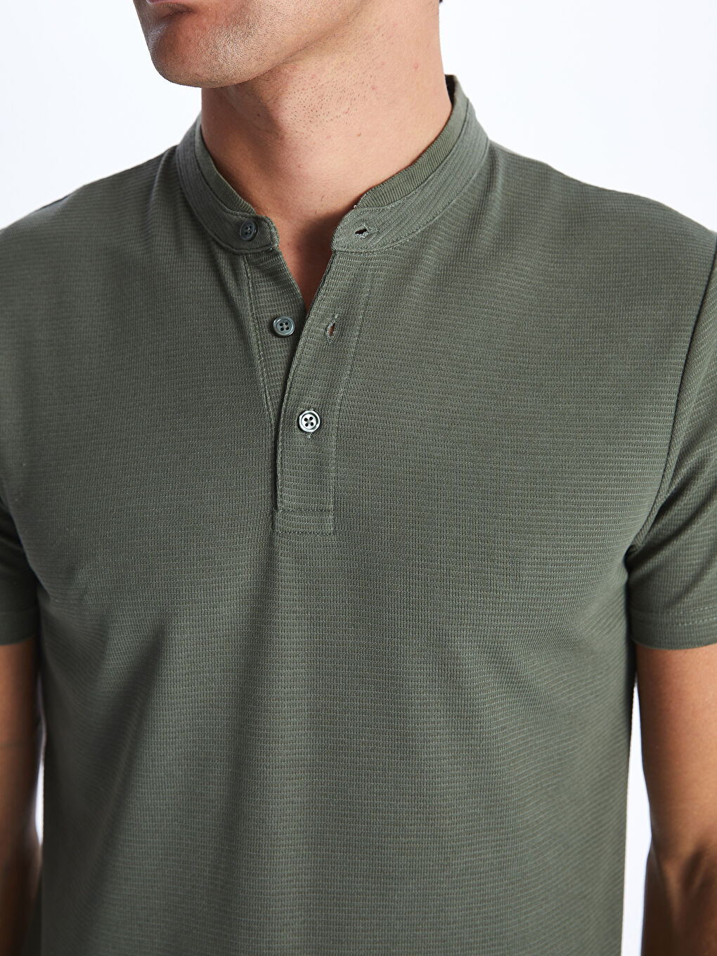 تی شرت مردانه فیت نرمال ال سی وایکیکی کلاسیک S46321Z8 | LCWAIKIKI Classic - Image 4