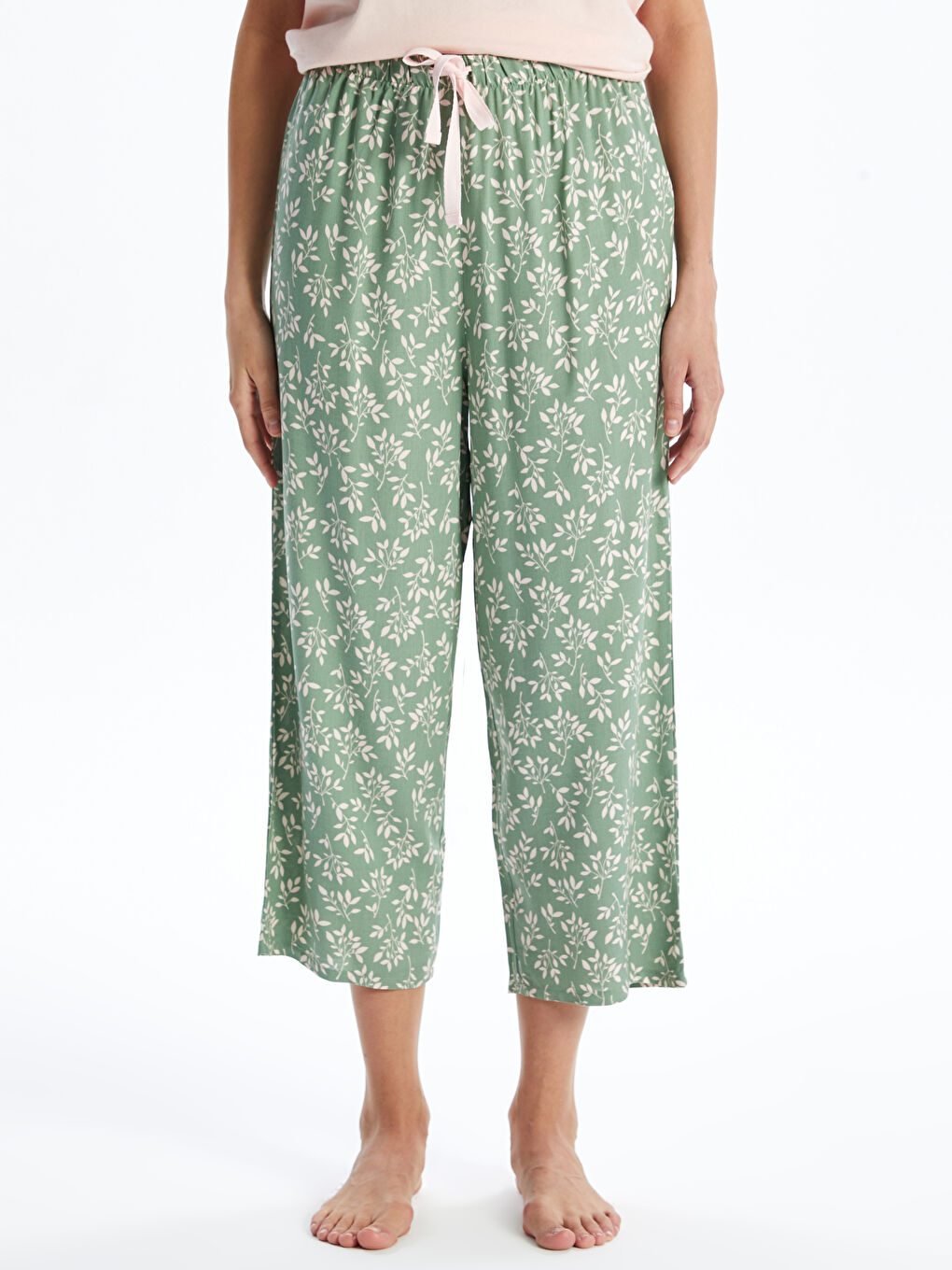 Elastic Waist Patterned Women s Capri Pajama Bottom S4DF69Z8 LRK S4DF69Z8 LRK LC Waikiki