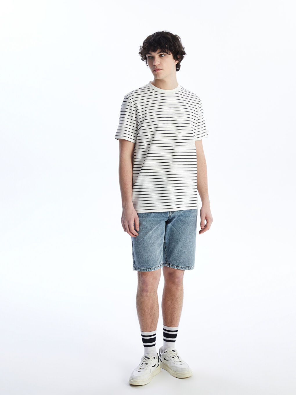 تی شرت مردانه فیت نرمال ال سی وایکیکی کژوال S4DH16Z8 | LCW Casual - Image 3