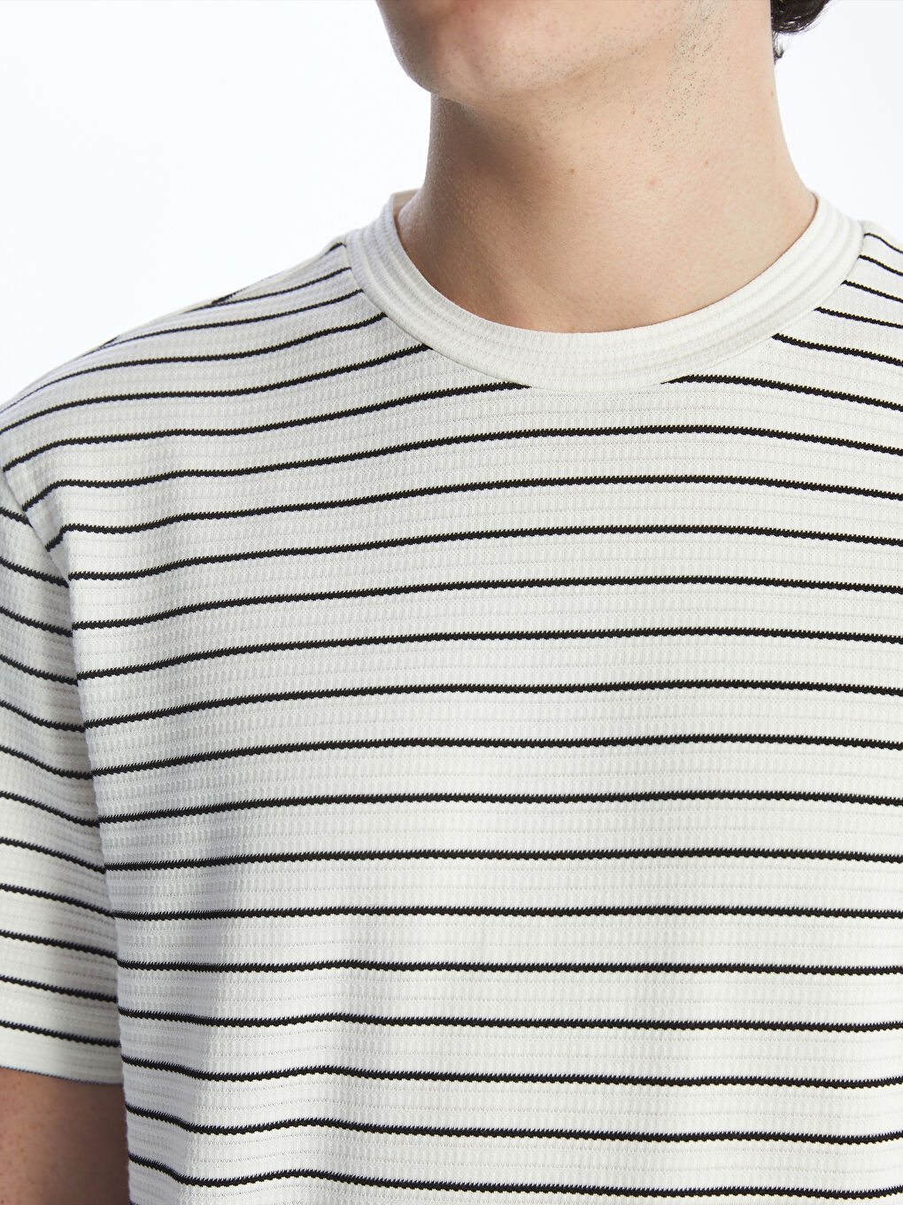 تی شرت مردانه فیت نرمال ال سی وایکیکی کژوال S4DH16Z8 | LCW Casual - Image 4