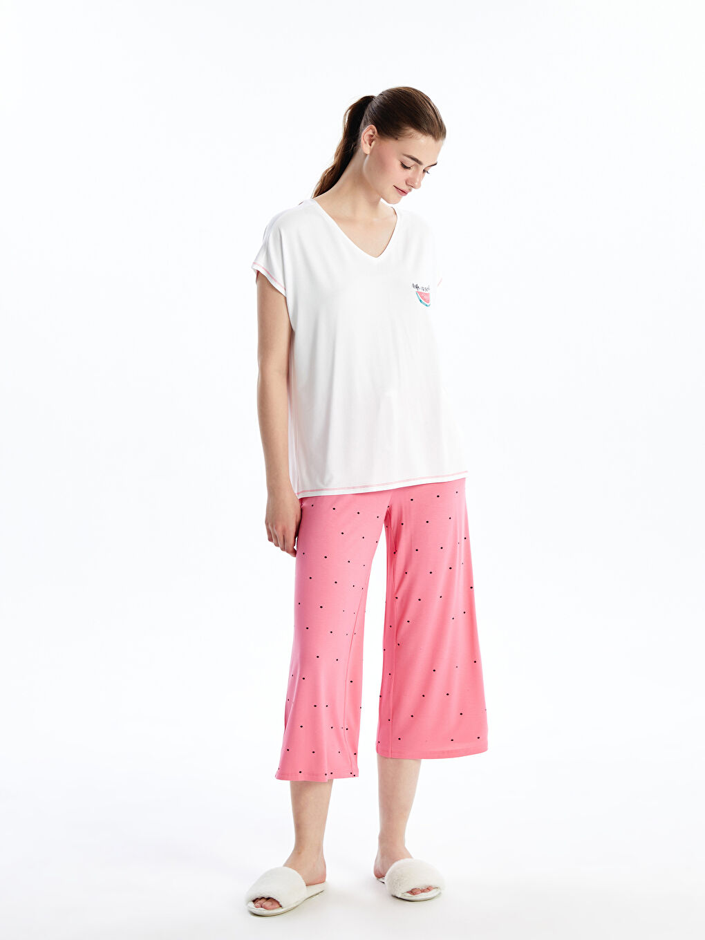 V Collar Printed Short Sleeve Women s Capri Pajama Set S4ET61Z8 LTB S4ET61Z8 LTB LC Waikiki