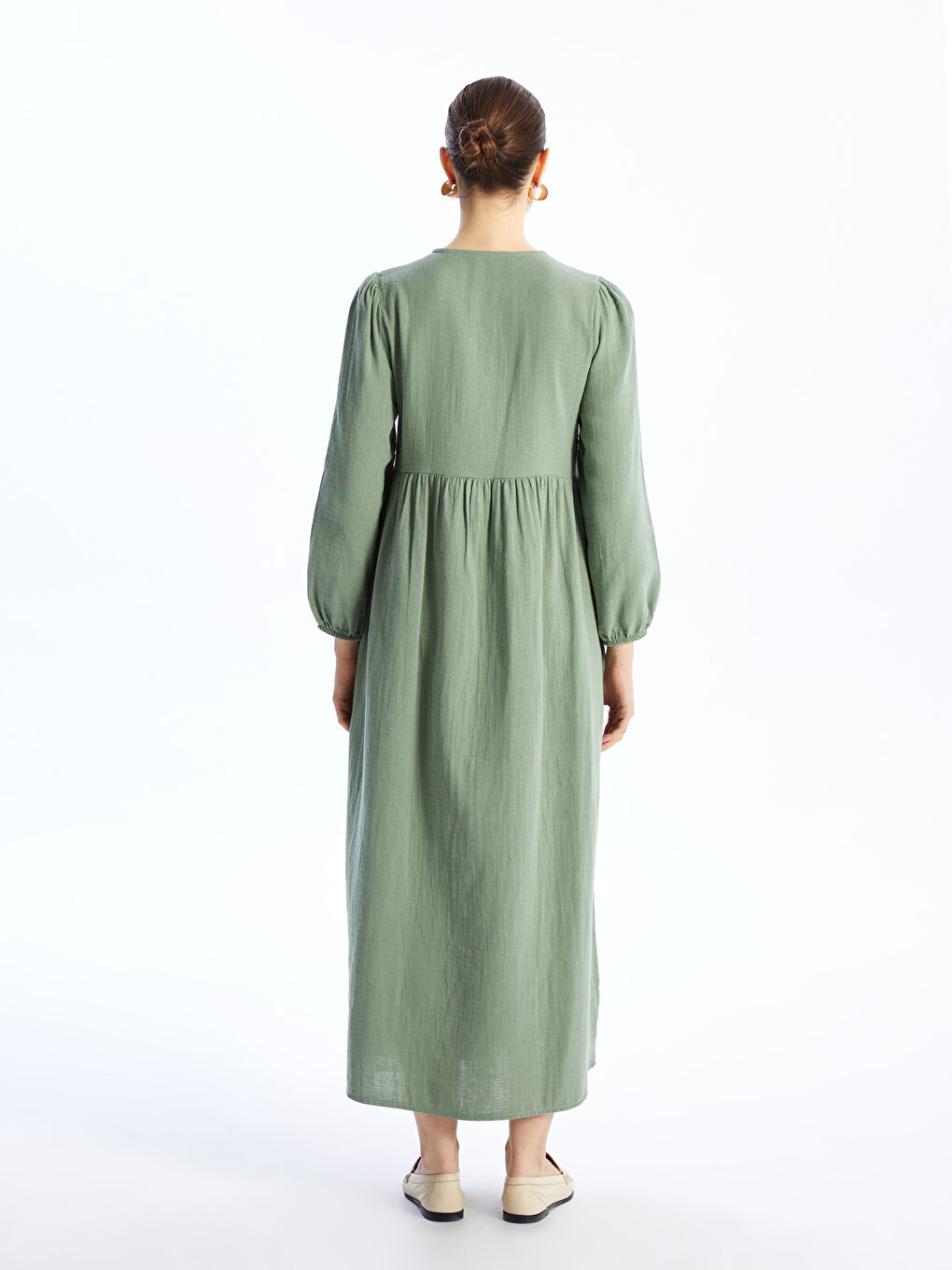 LC WAIKIKI Сукня Жіноча Муслінова Однотонна з Довгими Рукавами та Круглим Вирізом Горловини -S4EY07Z8-V9V