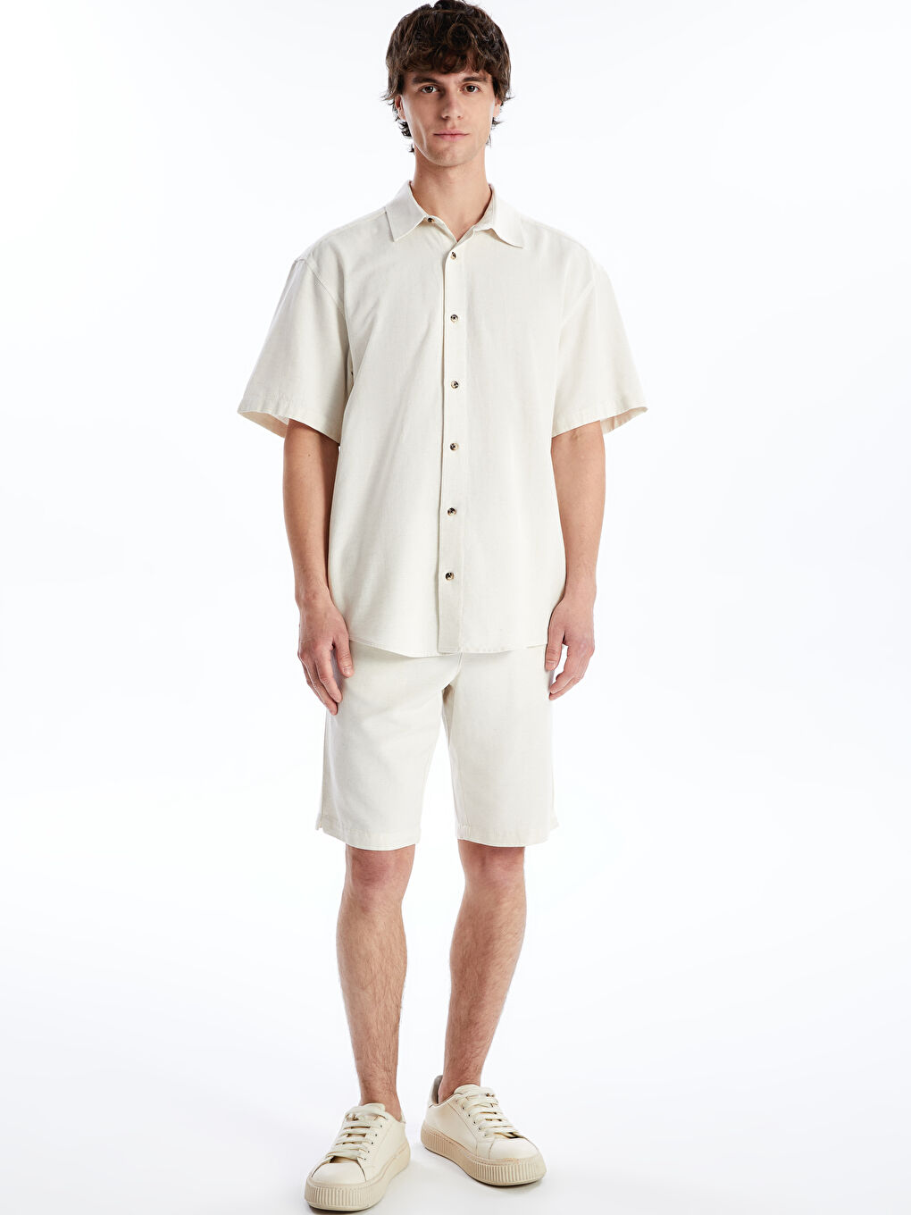 شورت مردانه فیت نرمال ال سی وایکیکی ویژن S4L406Z8 | LCW Vision - Image 2