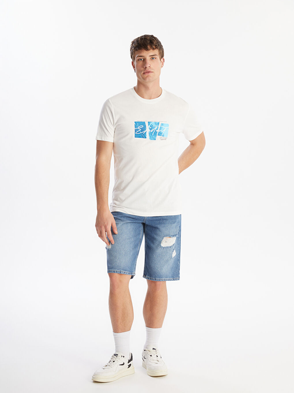 تی شرت مردانه اسلیم فیت ال سی وایکیکی کژوال S4MI37Z8 | LCW Casual - Image 2